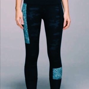 Lulu lemon used camo design leggings
